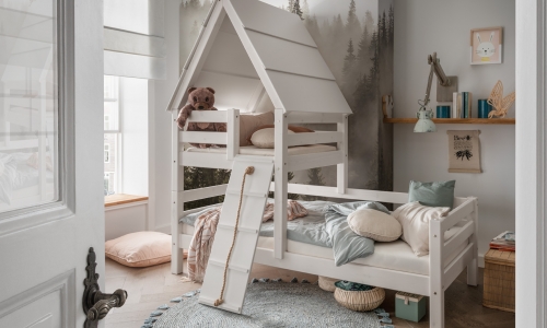Infanskids bedbank met speeltoren en loopplank