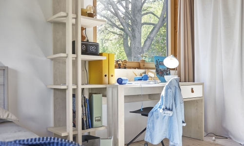 Model Lodge van Gautier. Bureau met bibliotheek
