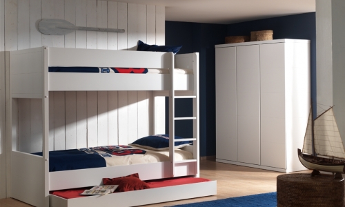 Het stapelbed met extra bedladen van het model Lara